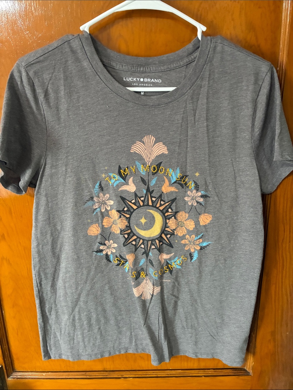 ❤️ 2/$10 - Lucky Brand Gray Tee with Sun & Moon Floral Graphic